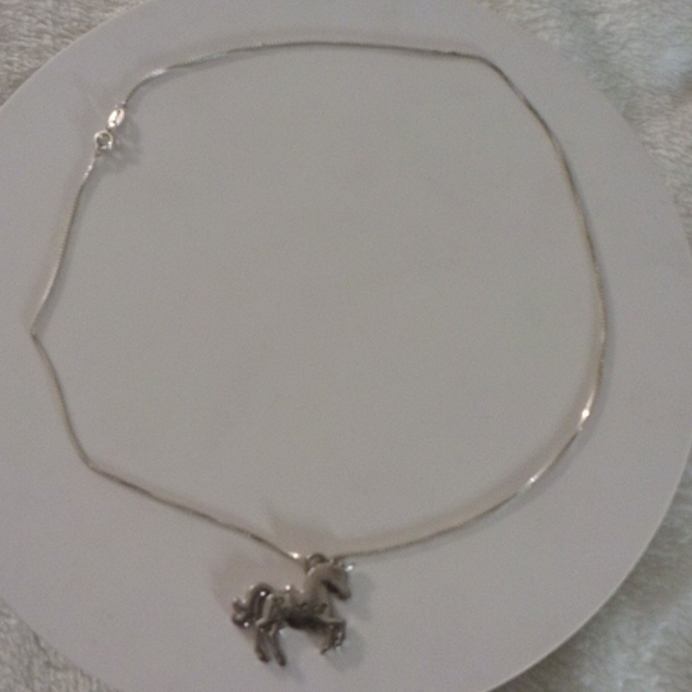 STERLING SILVER HORSE BESTIE NECKLACE